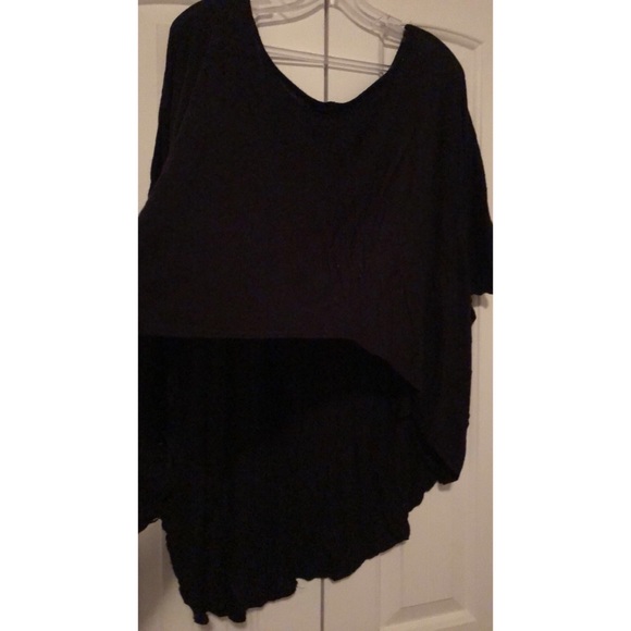 Black Oversized Asymmetric Flowy Top - Picture 3 of 4
